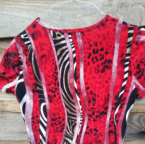 Sold Women's Top  Red Leopard/Zebra  Petite Med - Picture 4 of 8